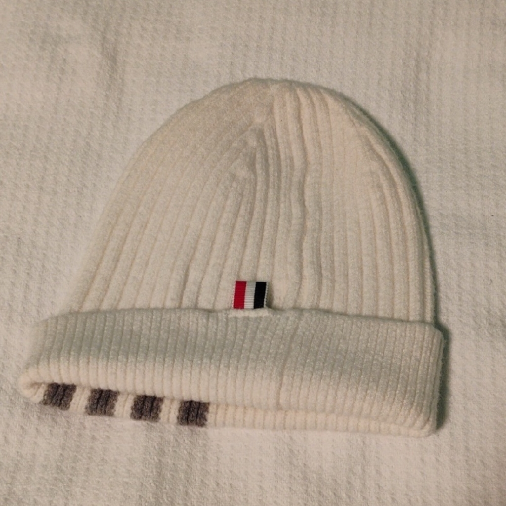 Thom Browne Cream Ribbed Beanie with Gray Stripe